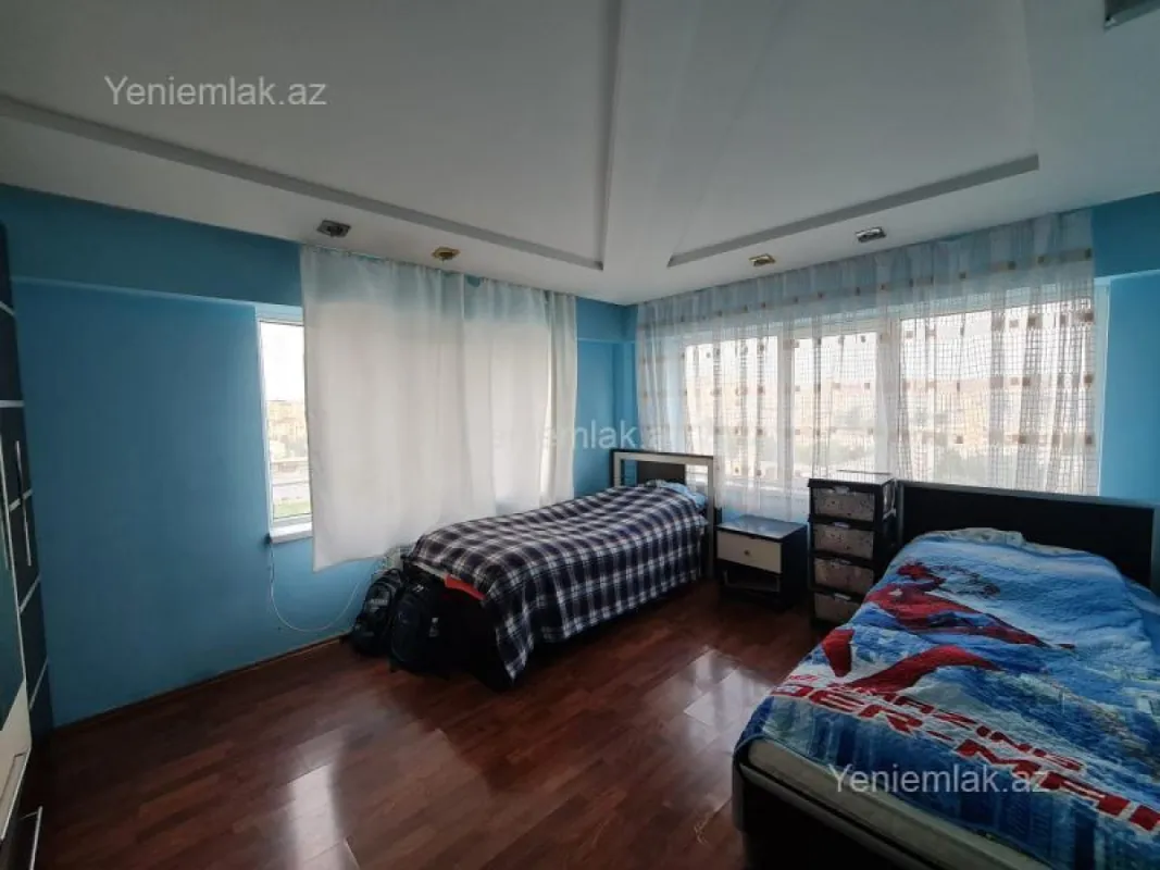 Satılır 4 otaqlı yeni tikili 140 m²