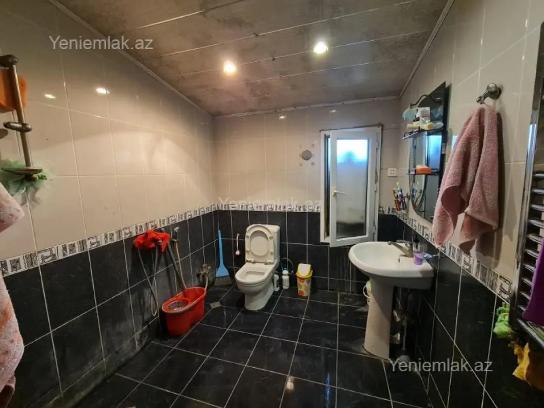 Satılır 4 otaqlı yeni tikili 140 m²