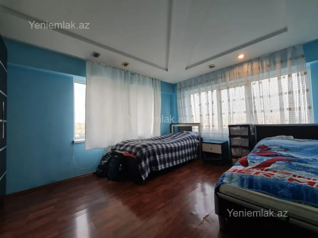 Satılır 4 otaqlı yeni tikili 140 m²