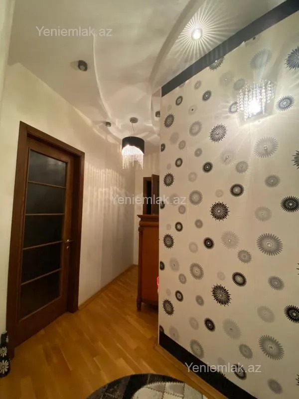 Satılır 3 otaqlı köhnə tikili 117 m²