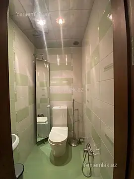 Satılır 3 otaqlı köhnə tikili 117 m²