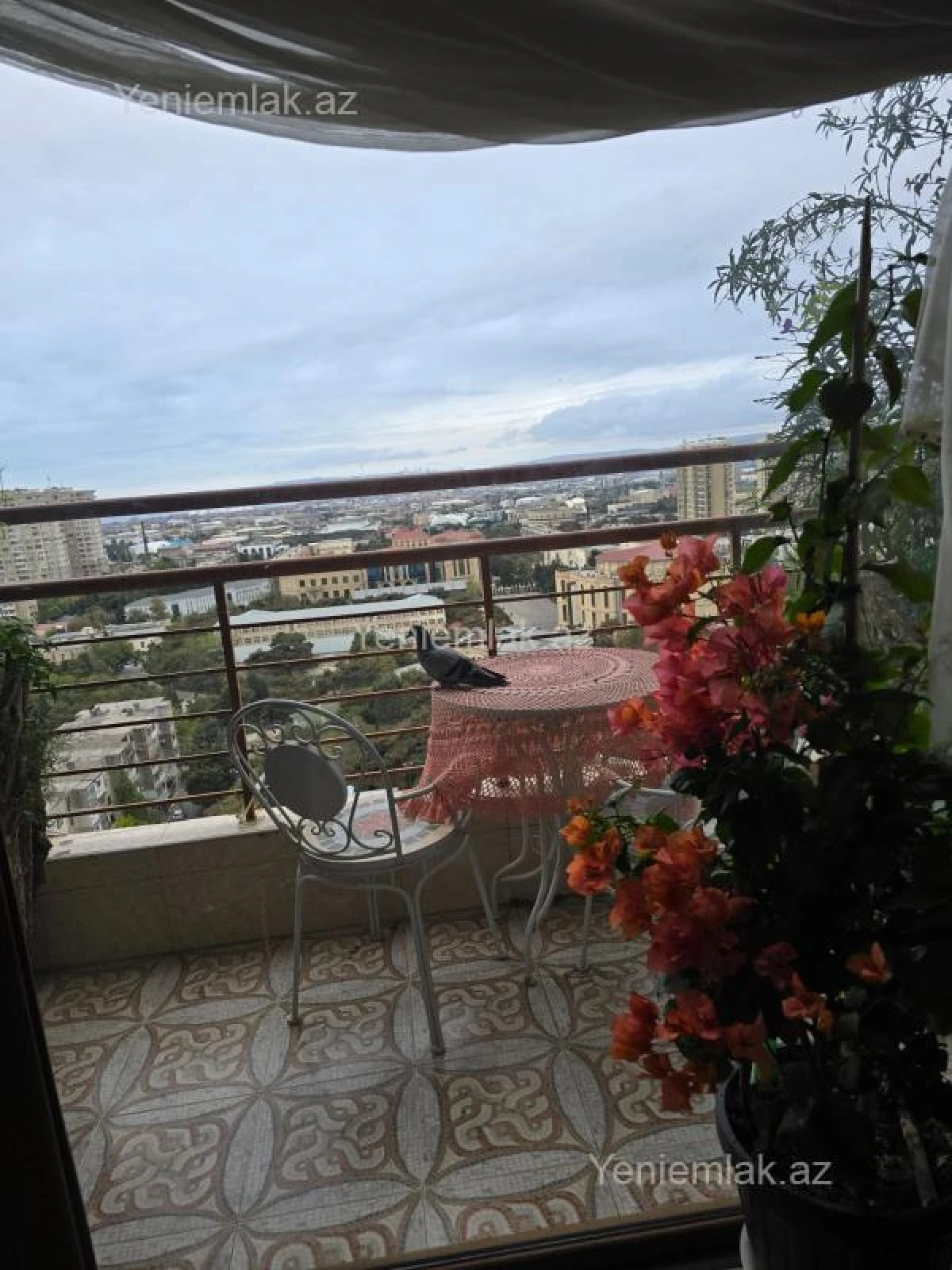 Satılır 3 otaqlı köhnə tikili 117 m²