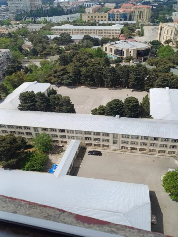 Satılır 3 otaqlı köhnə tikili 117 m²