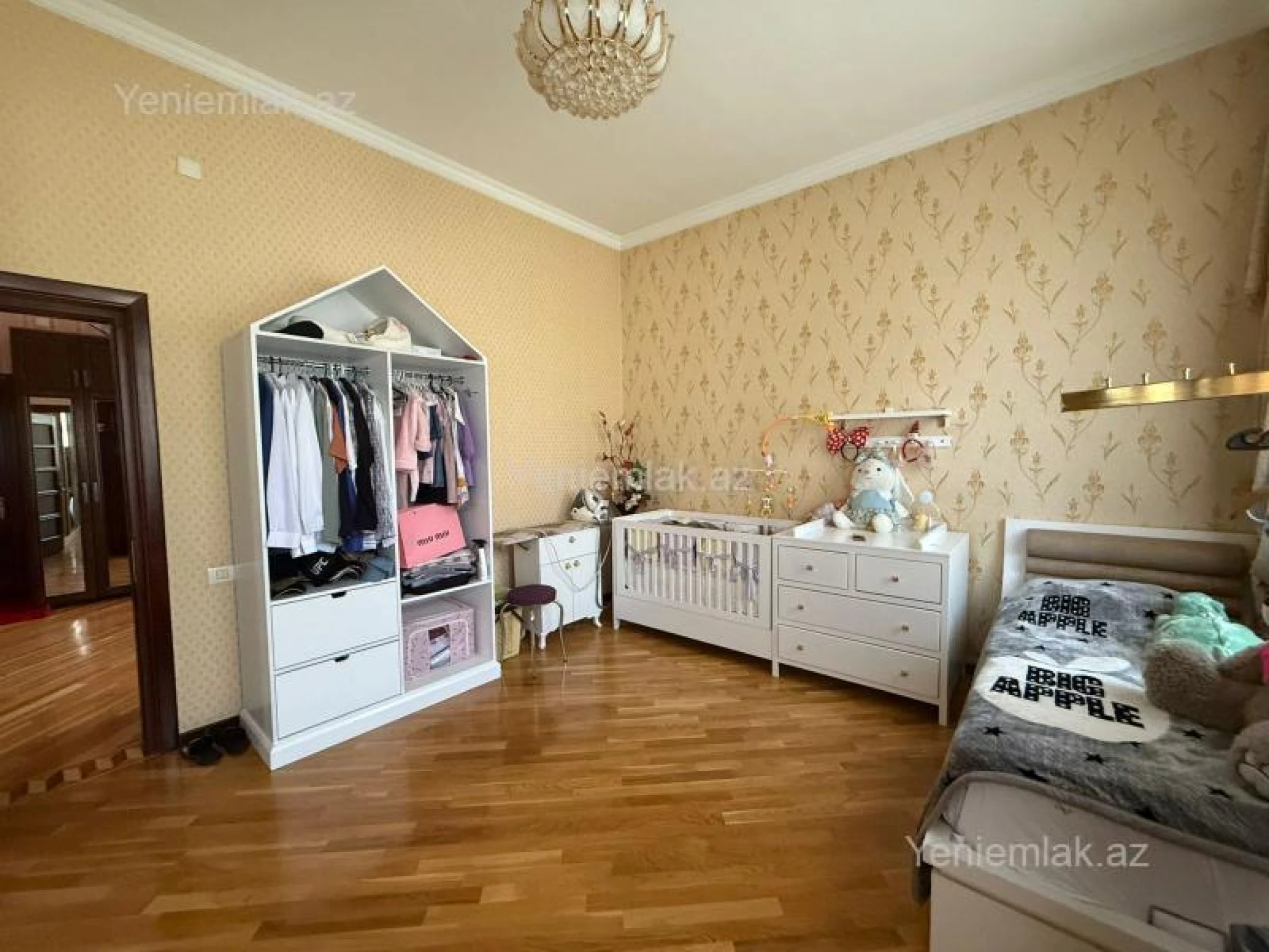 Satılır 5 otaqlı həyət evi 250 m²