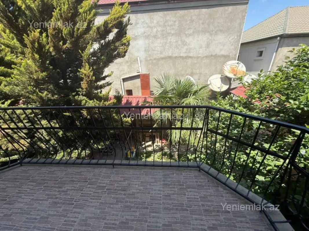 Satılır 5 otaqlı həyət evi 250 m²