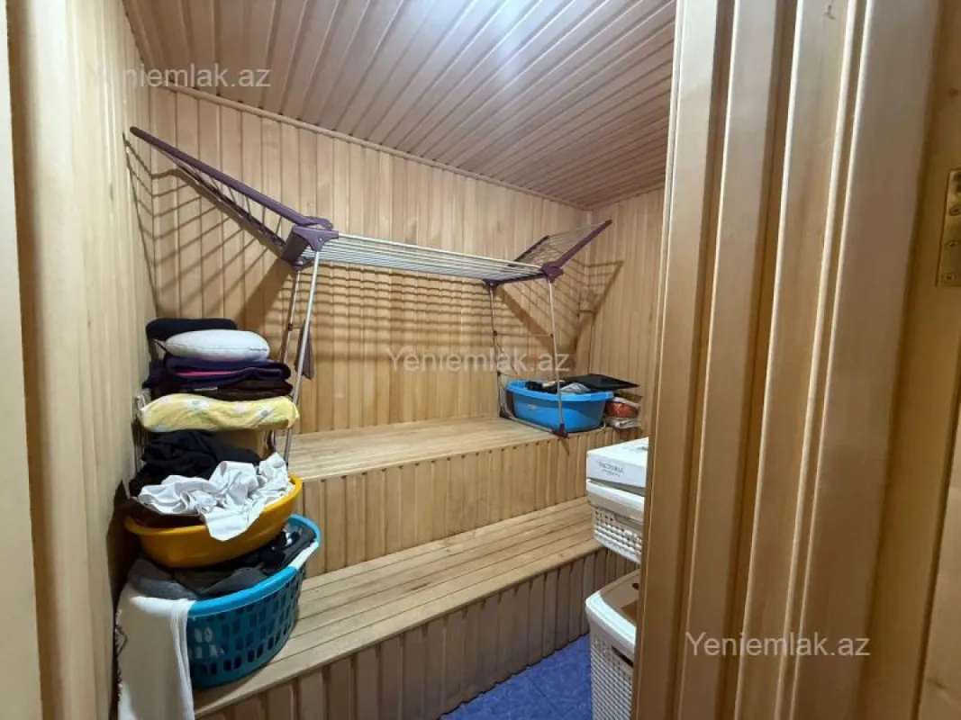 Satılır 5 otaqlı həyət evi 250 m²