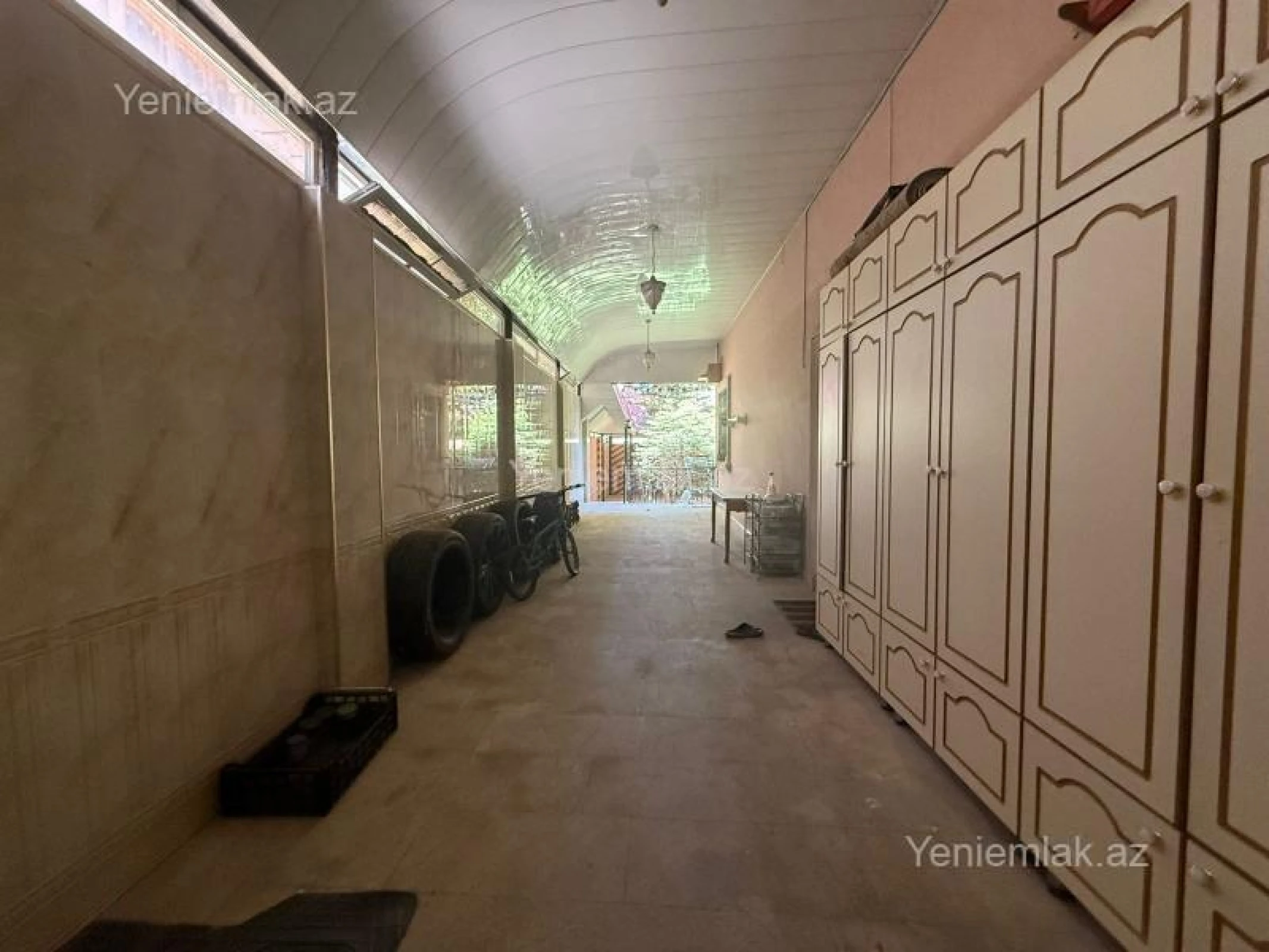 Satılır 5 otaqlı həyət evi 250 m²