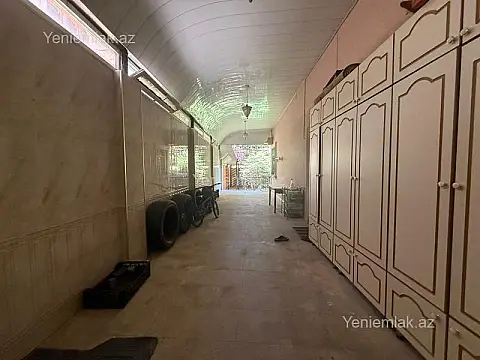 Satılır 5 otaqlı həyət evi 250 m²