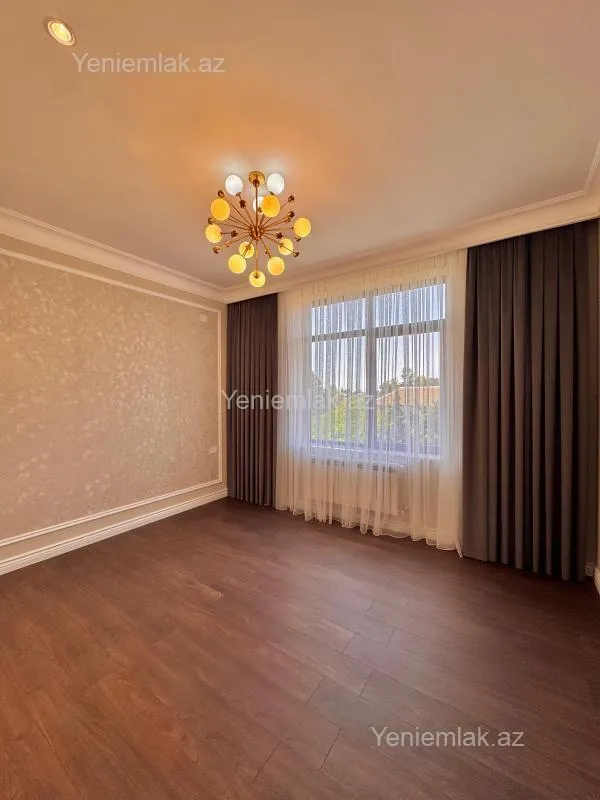 Satılır 5 otaqlı həyət evi 350 m²