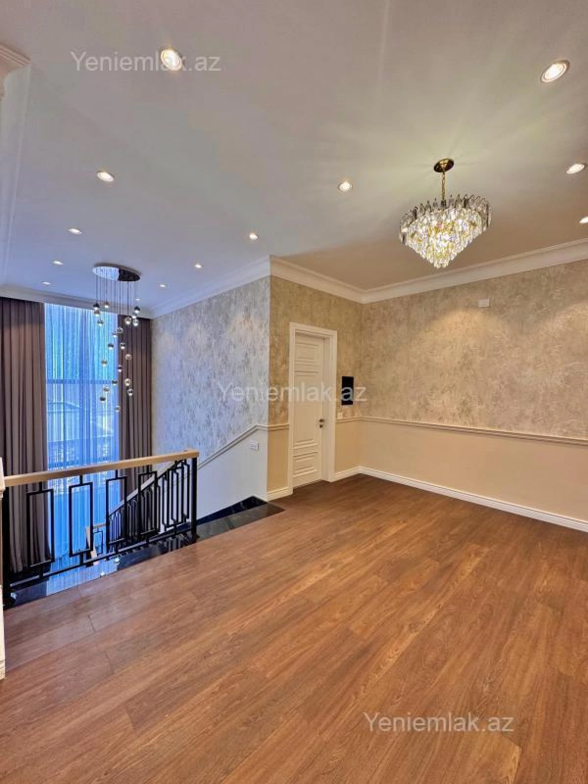 Satılır 5 otaqlı həyət evi 350 m²