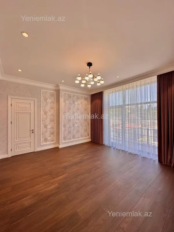 Satılır 5 otaqlı həyət evi 350 m²