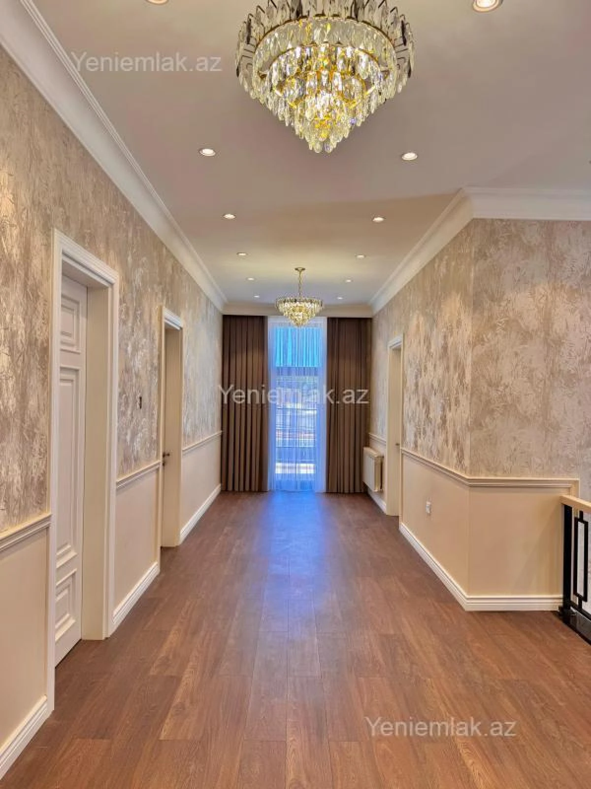 Satılır 5 otaqlı həyət evi 350 m²