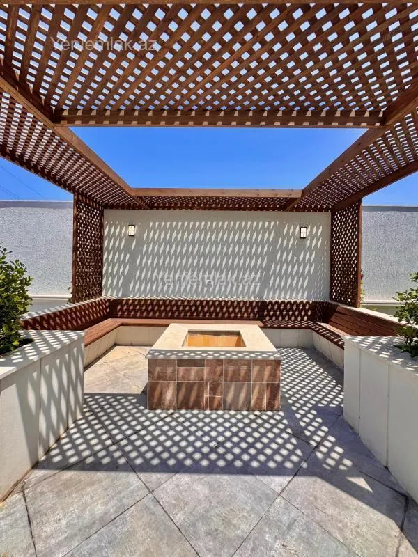 Satılır 5 otaqlı həyət evi 350 m²