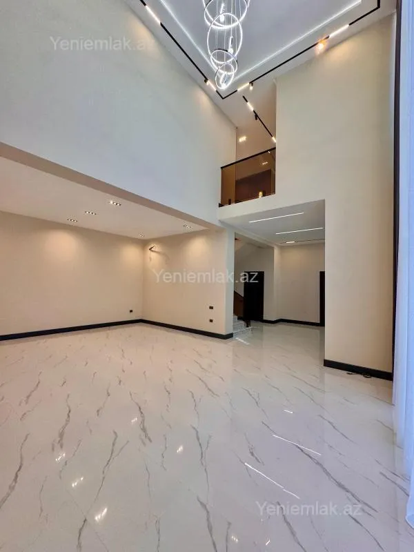 Satılır 5 otaqlı həyət evi 350 m²