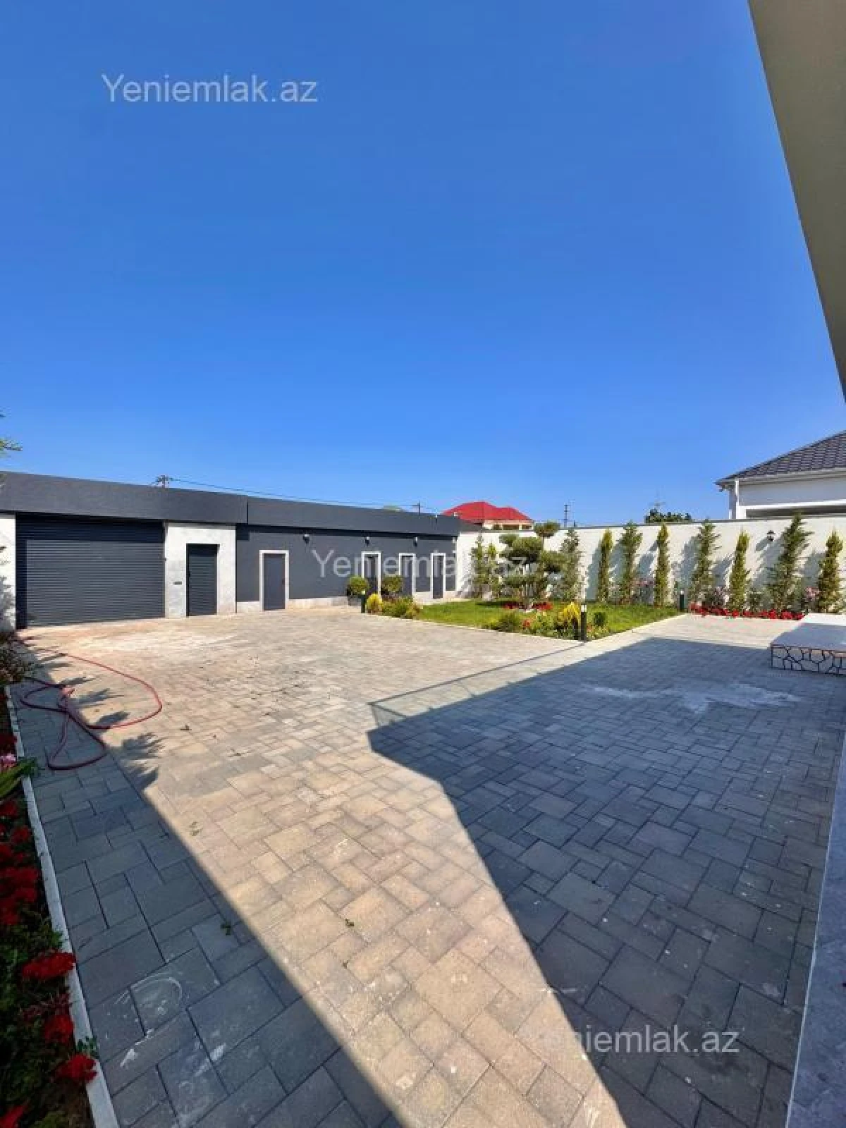 Satılır 5 otaqlı həyət evi 350 m²