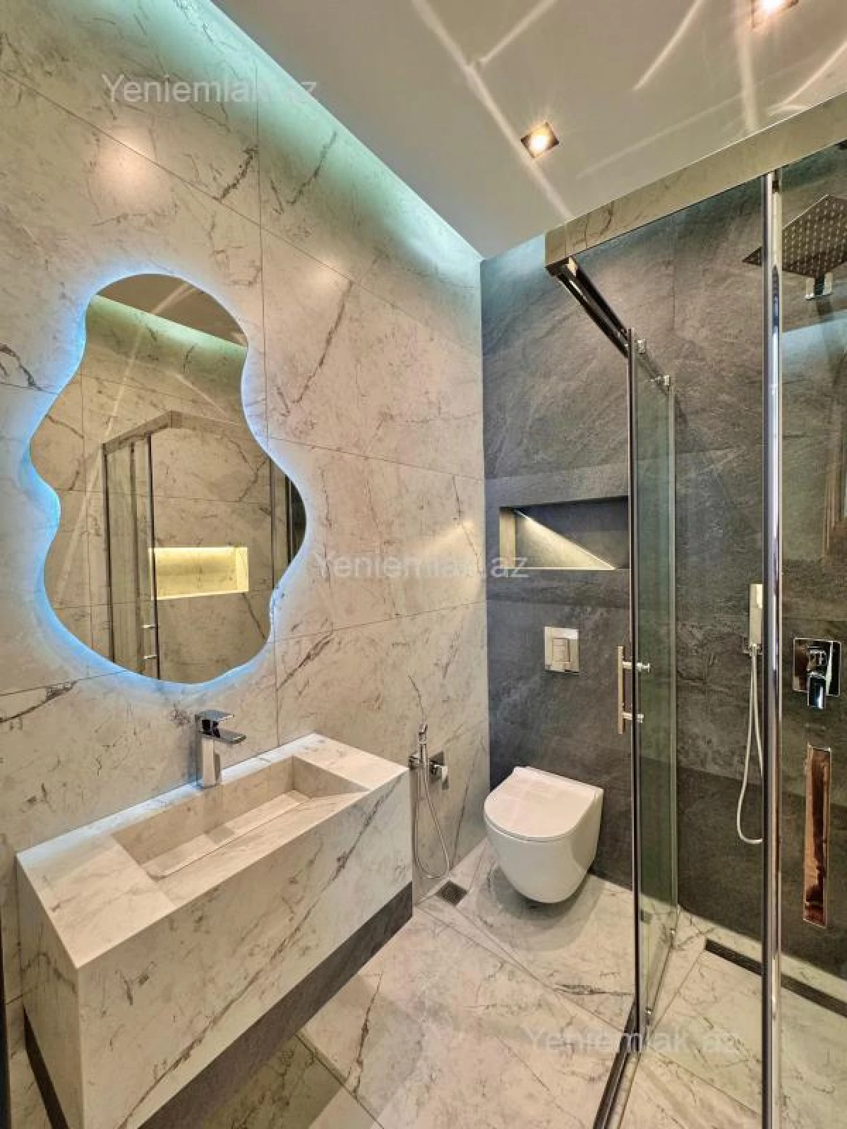 Satılır 5 otaqlı həyət evi 350 m²