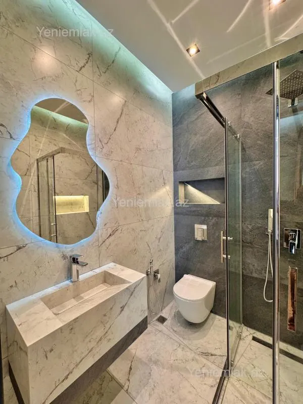 Satılır 5 otaqlı həyət evi 350 m²