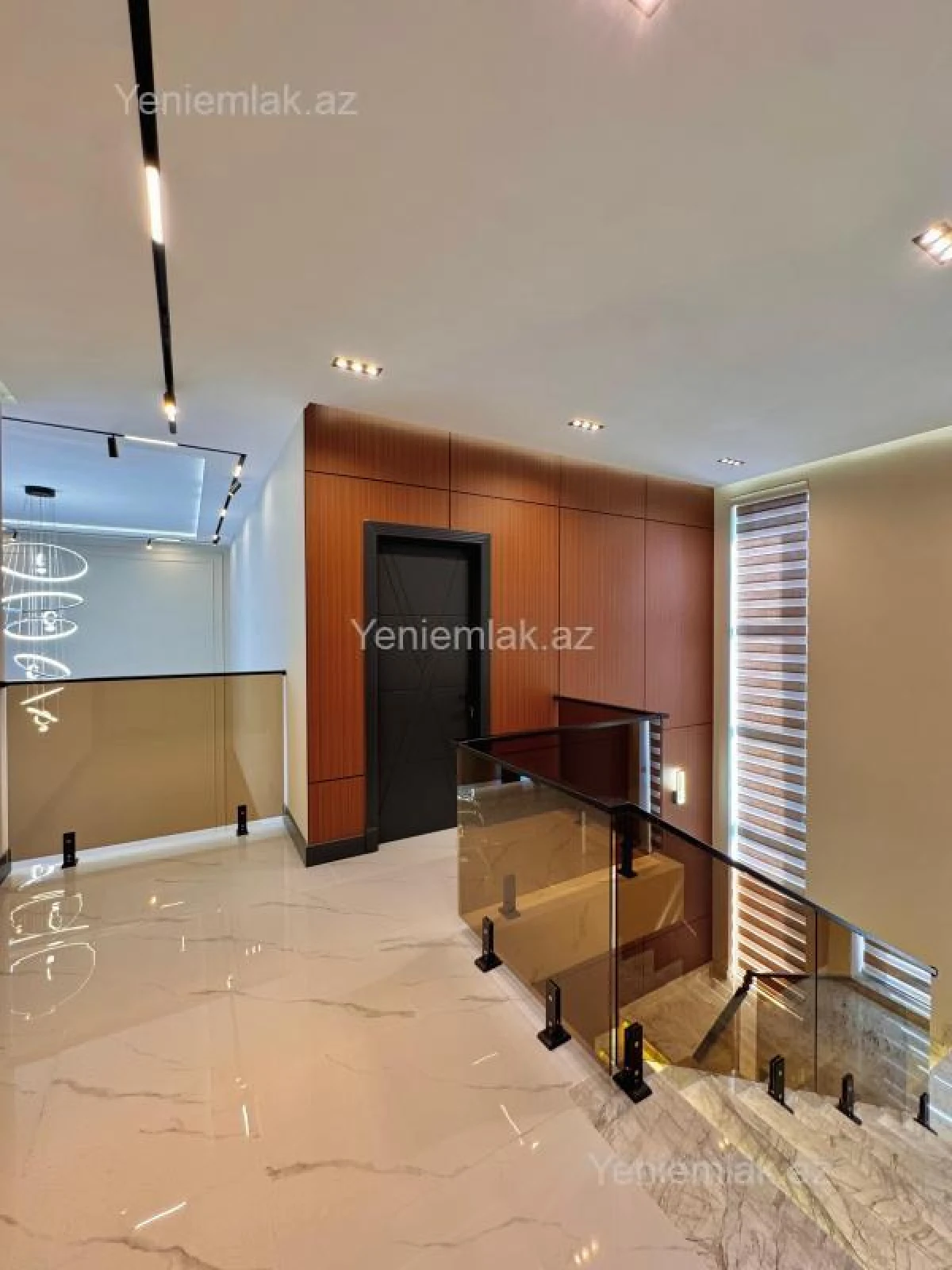 Satılır 5 otaqlı həyət evi 350 m²