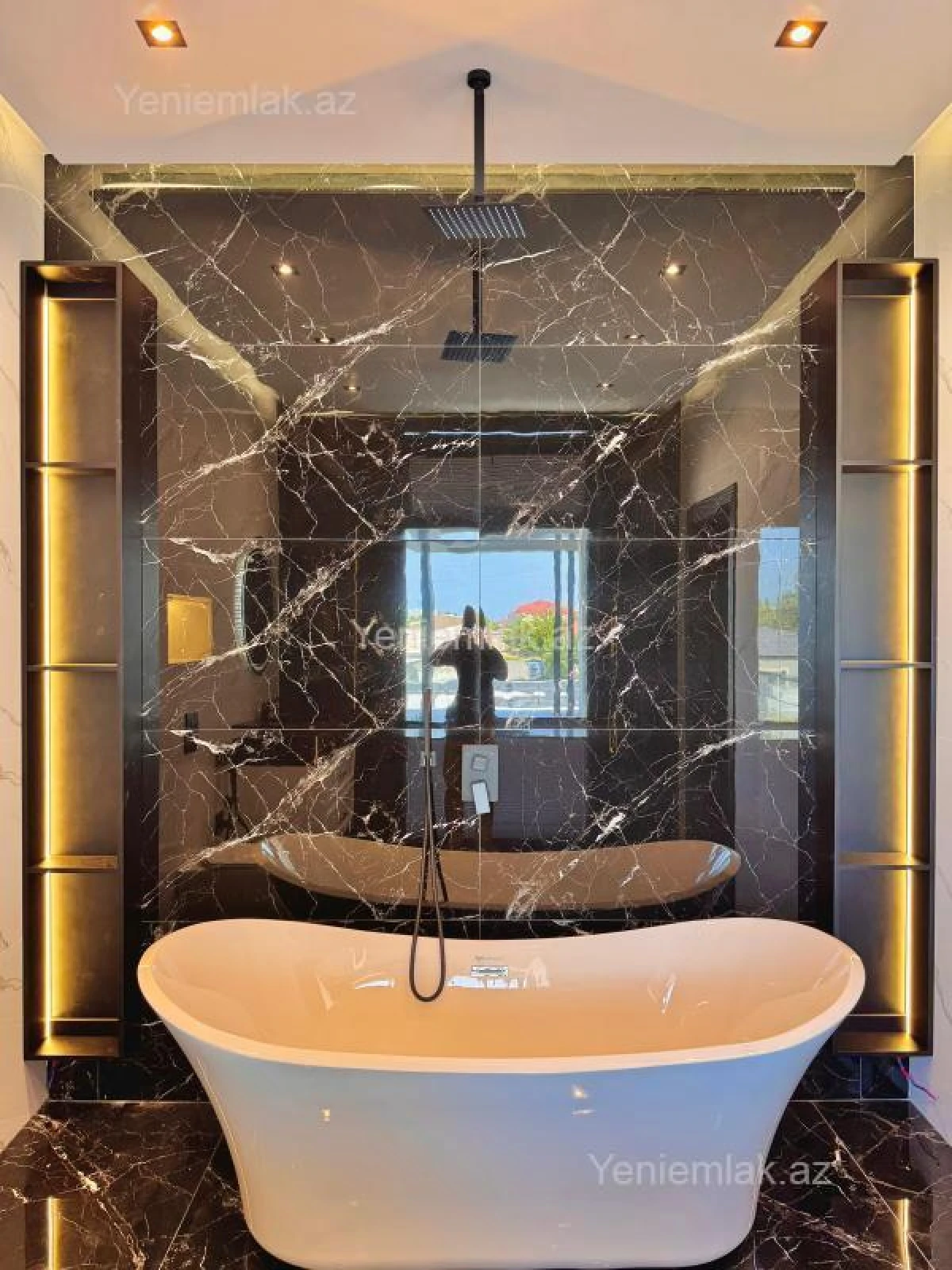 Satılır 5 otaqlı həyət evi 350 m²