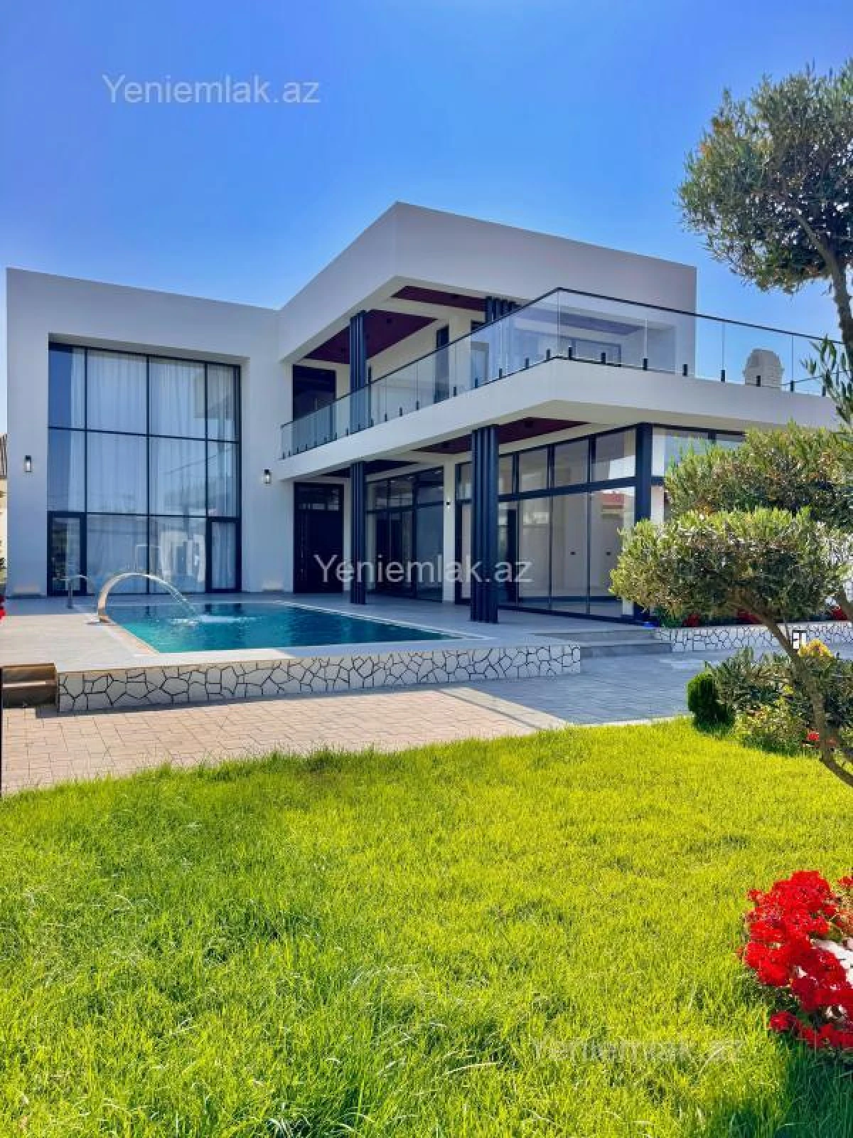 Satılır 5 otaqlı həyət evi 350 m²