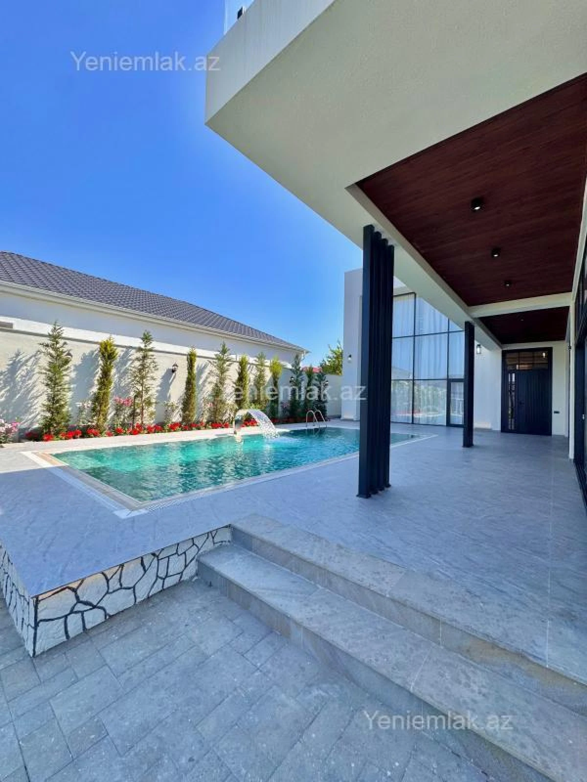 Satılır 5 otaqlı həyət evi 350 m²