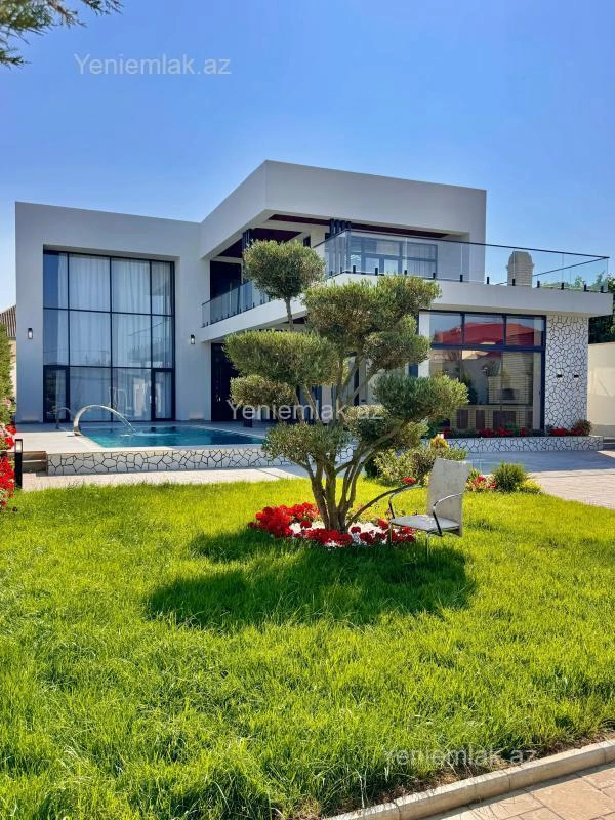 Satılır 5 otaqlı həyət evi 350 m²