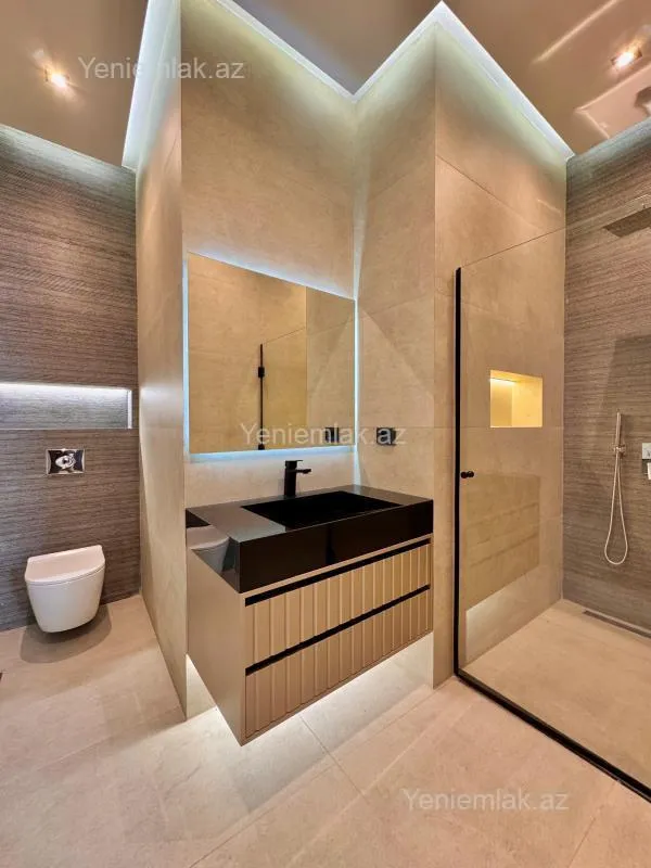 Satılır 5 otaqlı həyət evi 350 m²