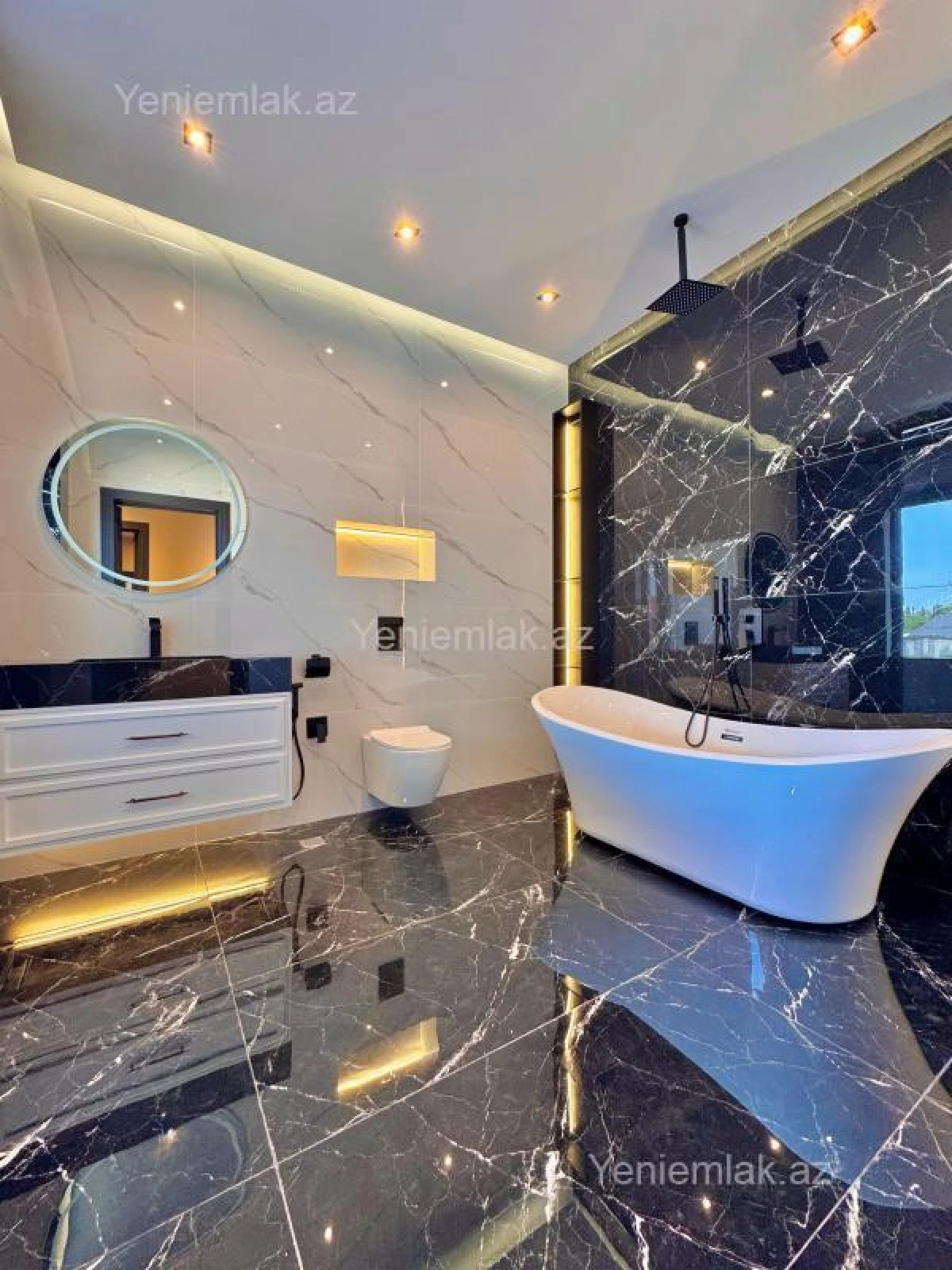 Satılır 5 otaqlı həyət evi 350 m²