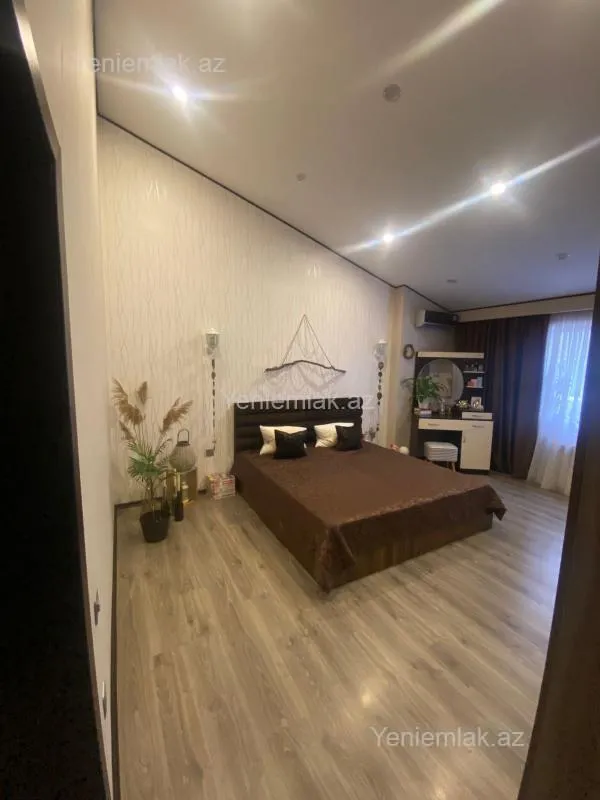 Satılır 4 otaqlı yeni tikili 135 m²