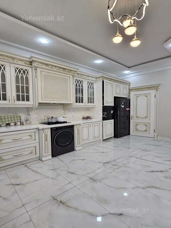 Satılır 4 otaqlı həyət evi 200 m²