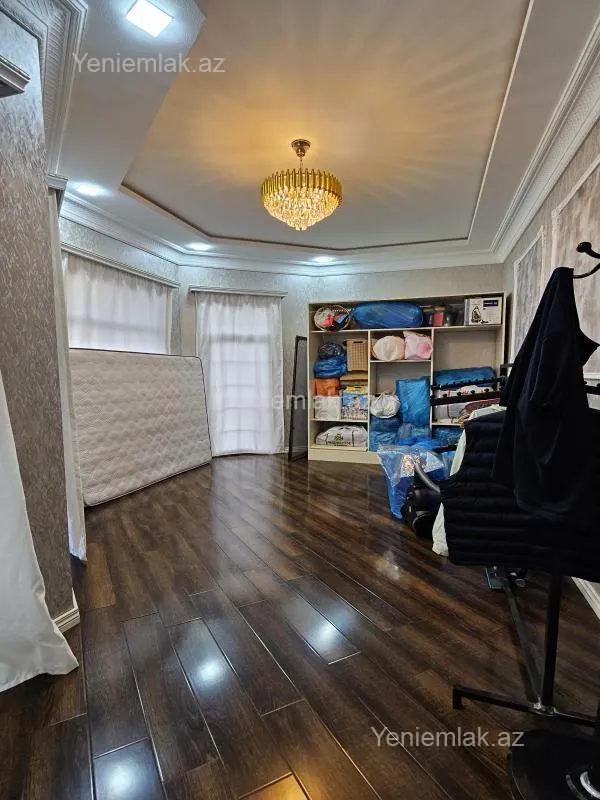 Satılır 4 otaqlı həyət evi 200 m²