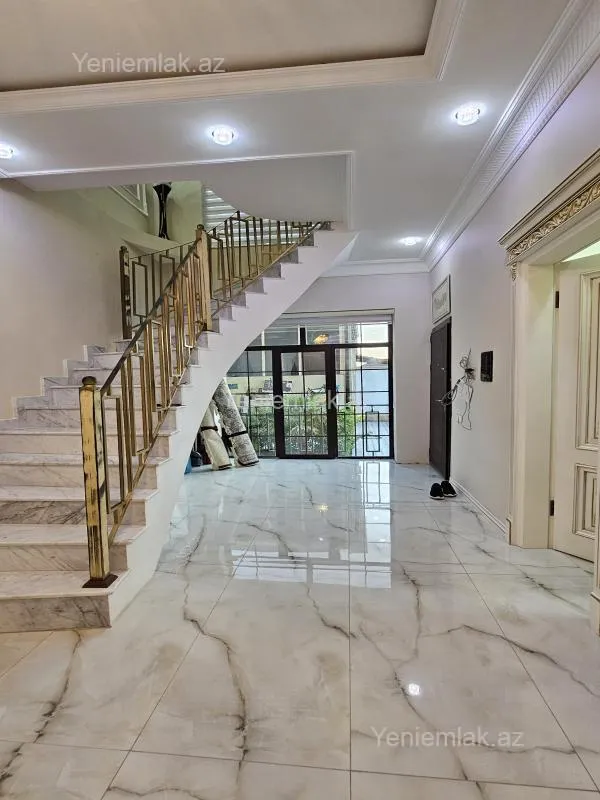 Satılır 4 otaqlı həyət evi 200 m²