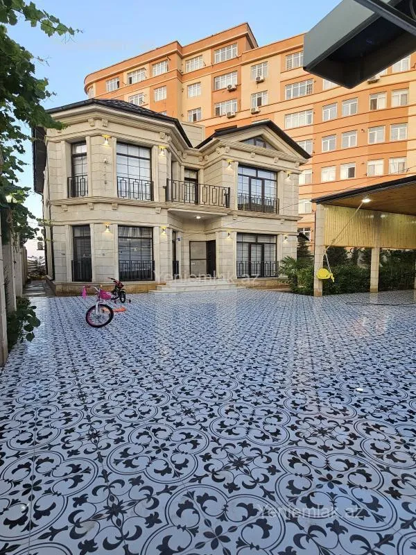 Satılır 4 otaqlı həyət evi 200 m²