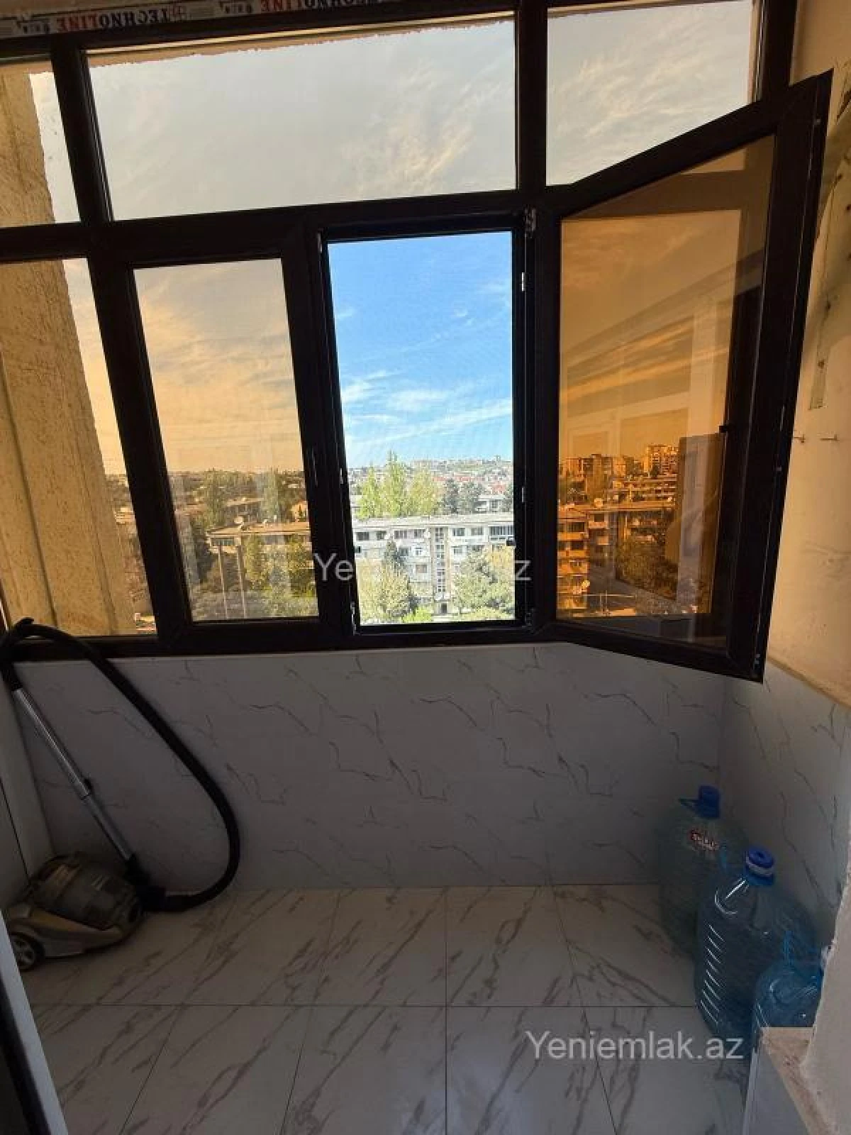 Satılır 3 otaqlı köhnə tikili 80 m²