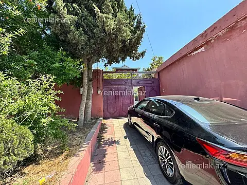 Satılır 6 otaqlı həyət evi 300 m²