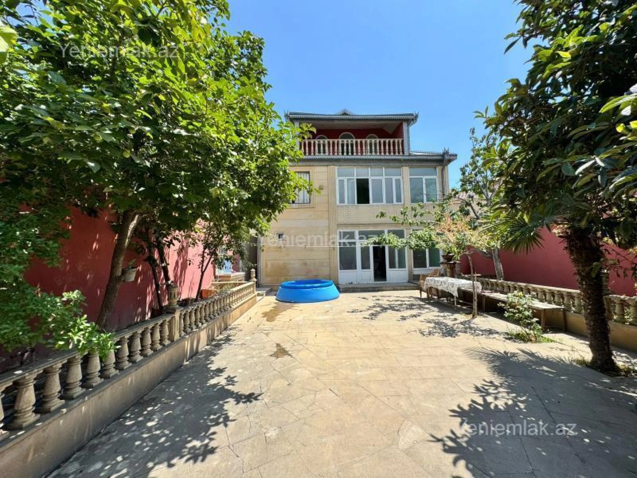 Satılır 6 otaqlı həyət evi 300 m²