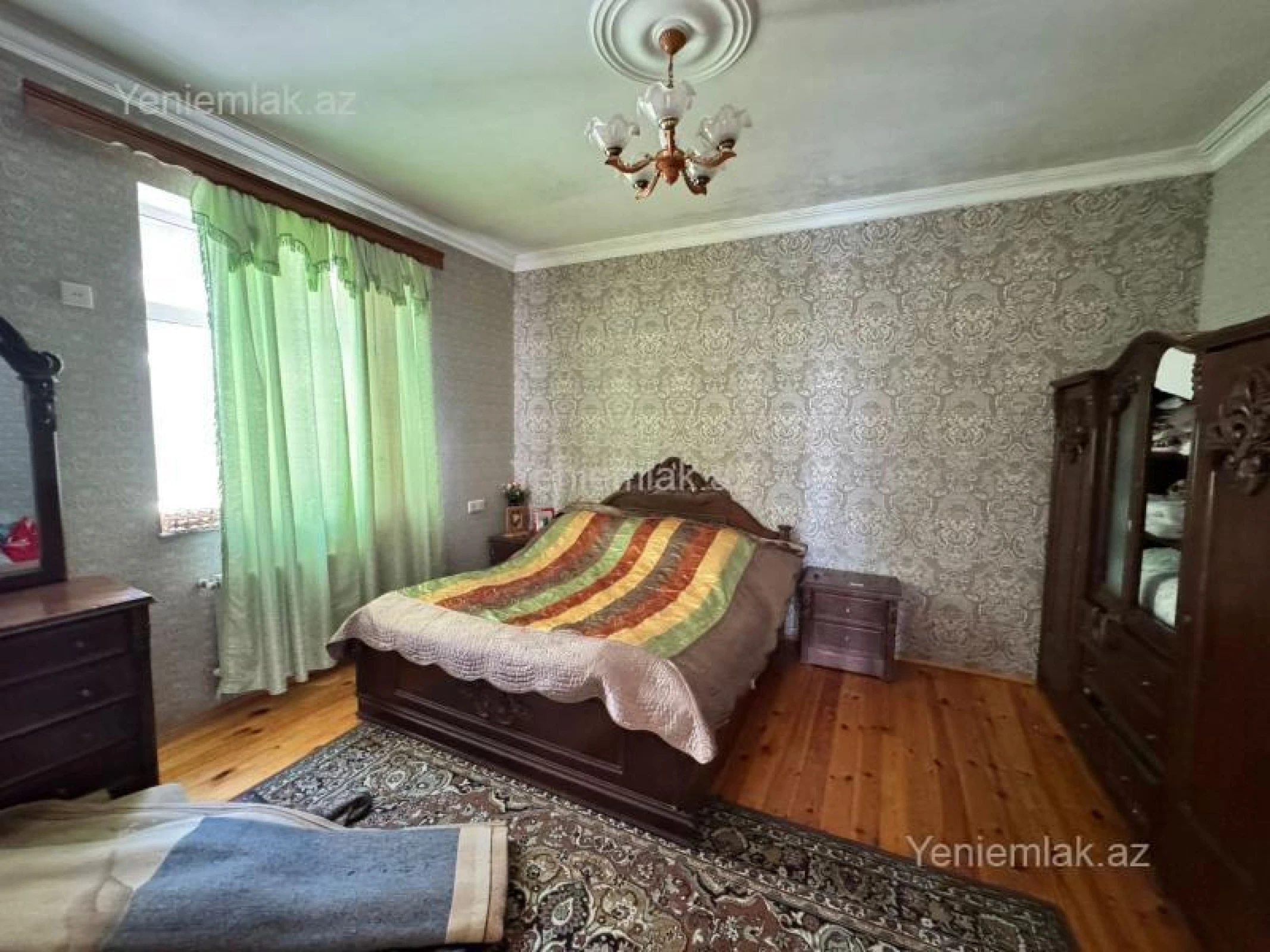 Satılır 6 otaqlı həyət evi 300 m²