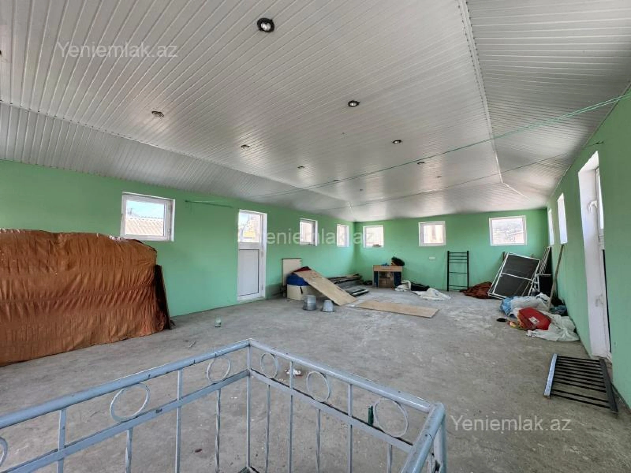 Satılır 6 otaqlı həyət evi 300 m²