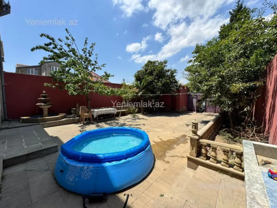 Satılır 6 otaqlı həyət evi 300 m²