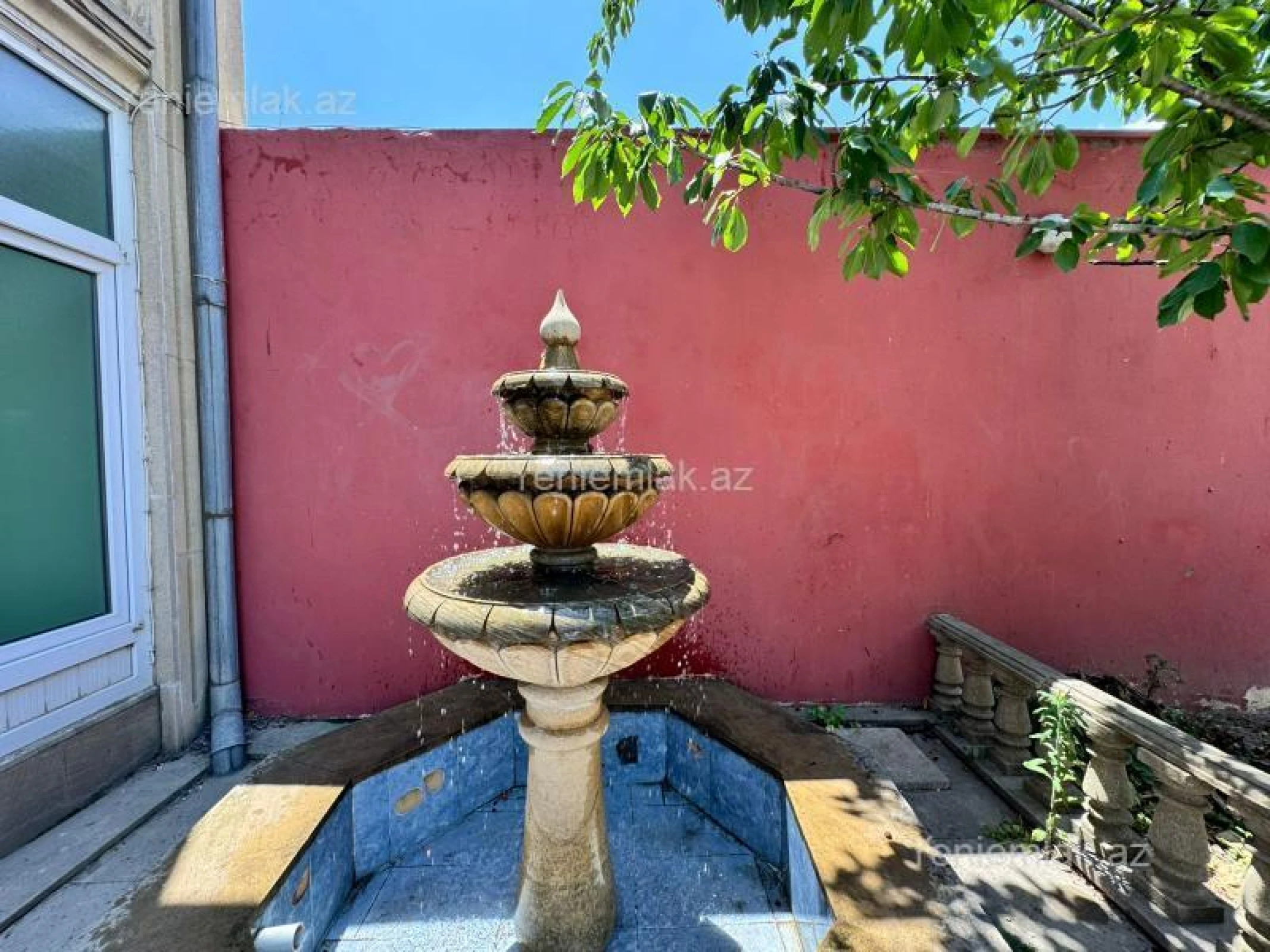 Satılır 6 otaqlı həyət evi 300 m²