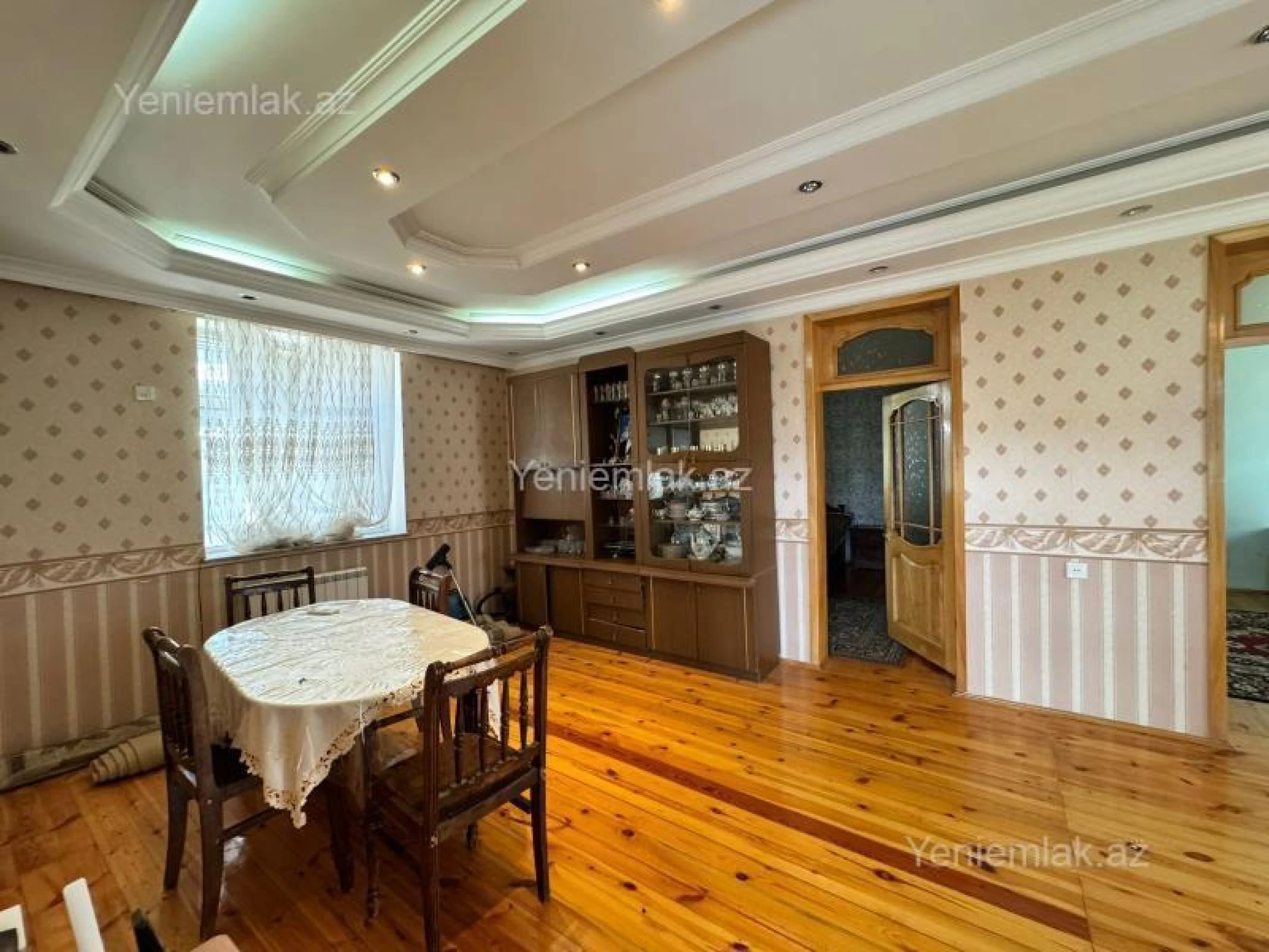 Satılır 6 otaqlı həyət evi 300 m²