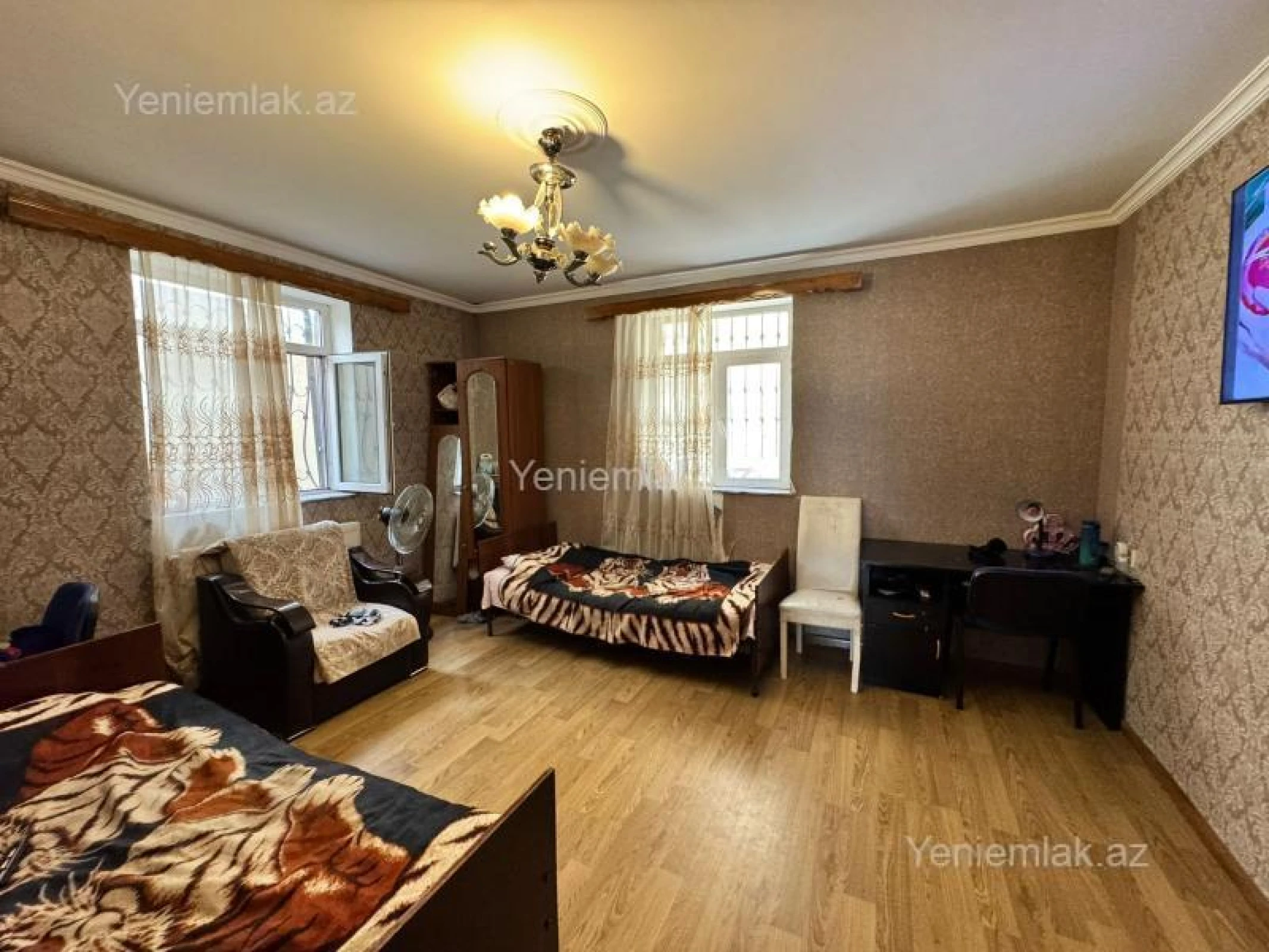 Satılır 6 otaqlı həyət evi 300 m²