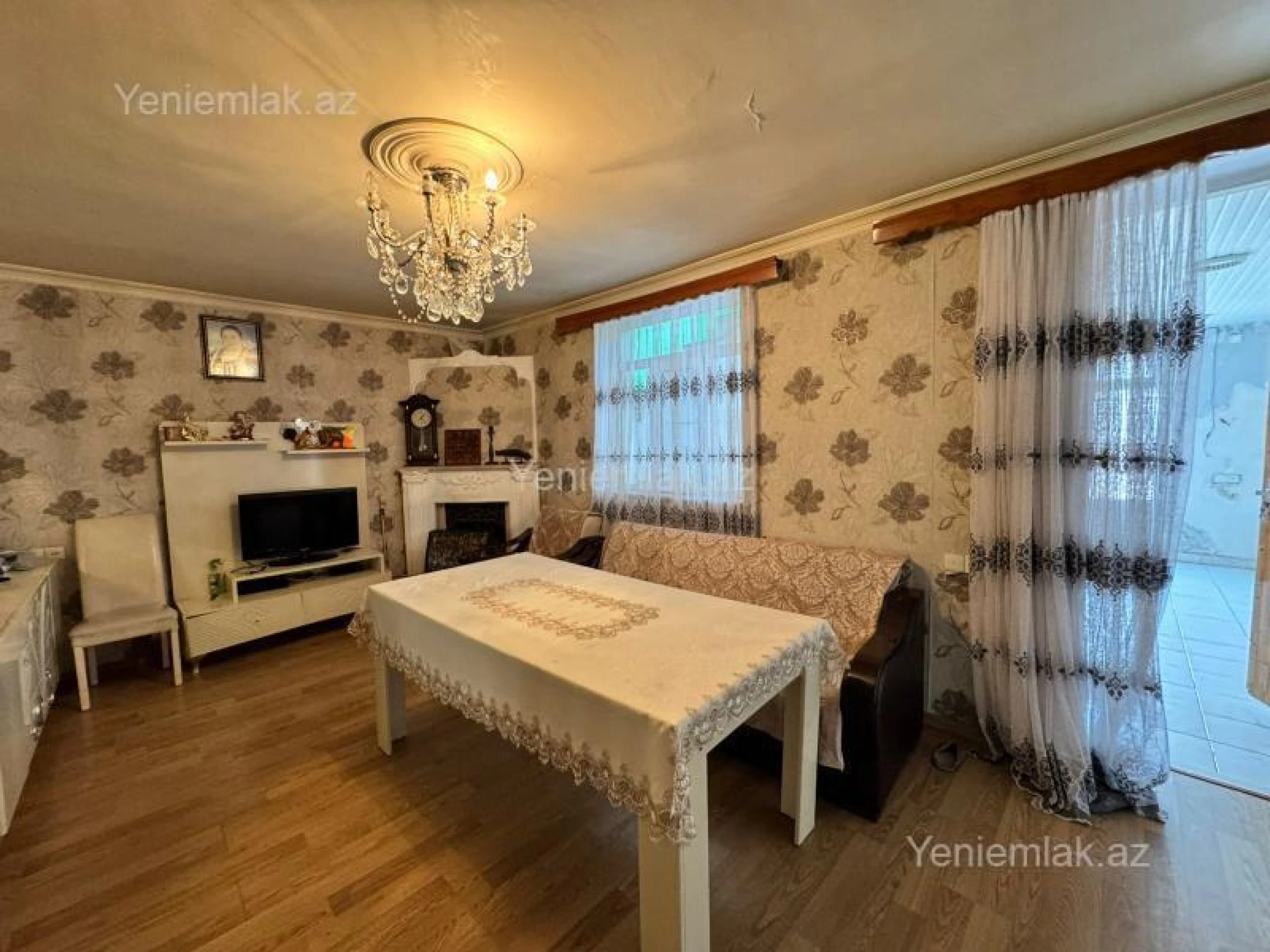 Satılır 6 otaqlı həyət evi 300 m²