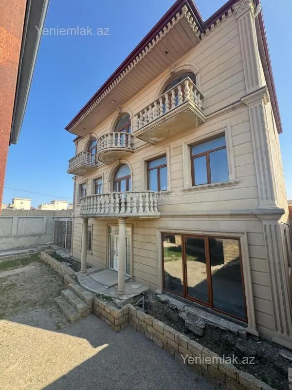 Satılır 11 otaqlı obyekt 840 m²