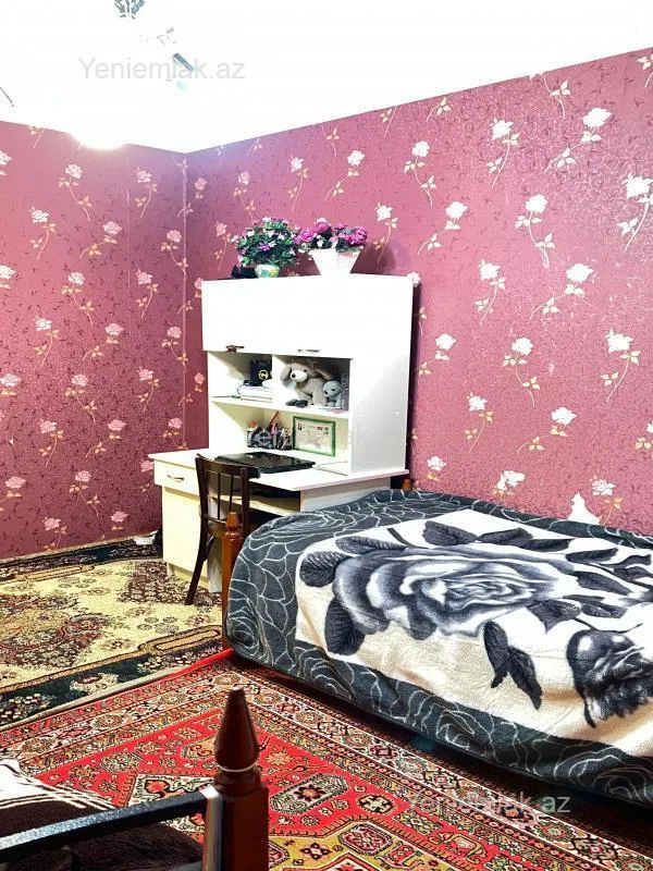 Satılır 4 otaqlı köhnə tikili 100 m²