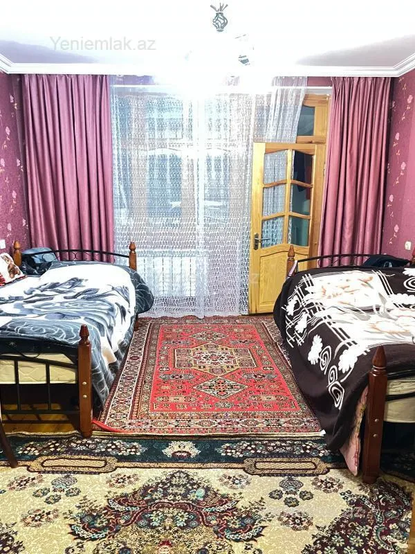 Satılır 4 otaqlı köhnə tikili 100 m²