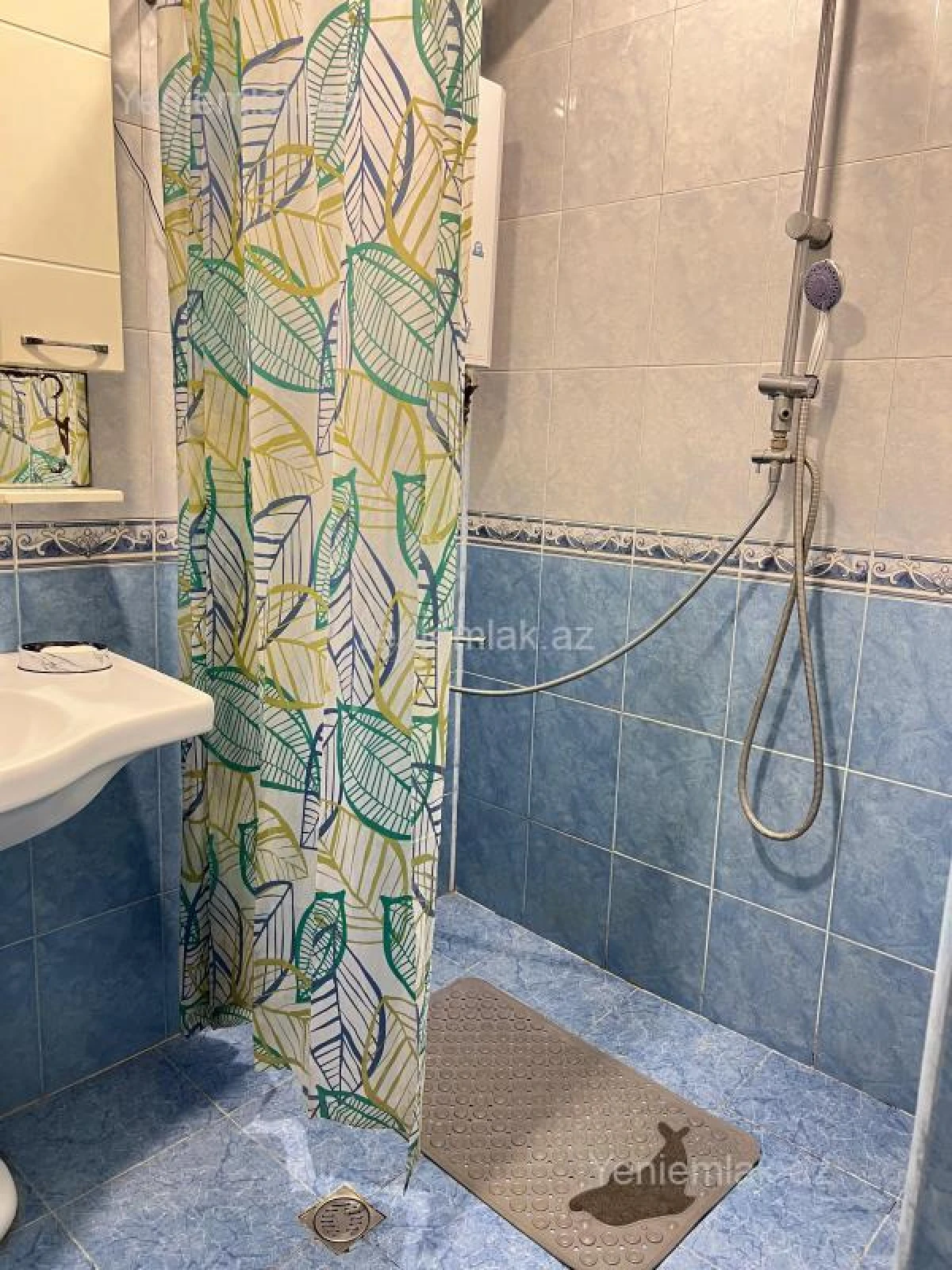 Satılır 4 otaqlı köhnə tikili 100 m²