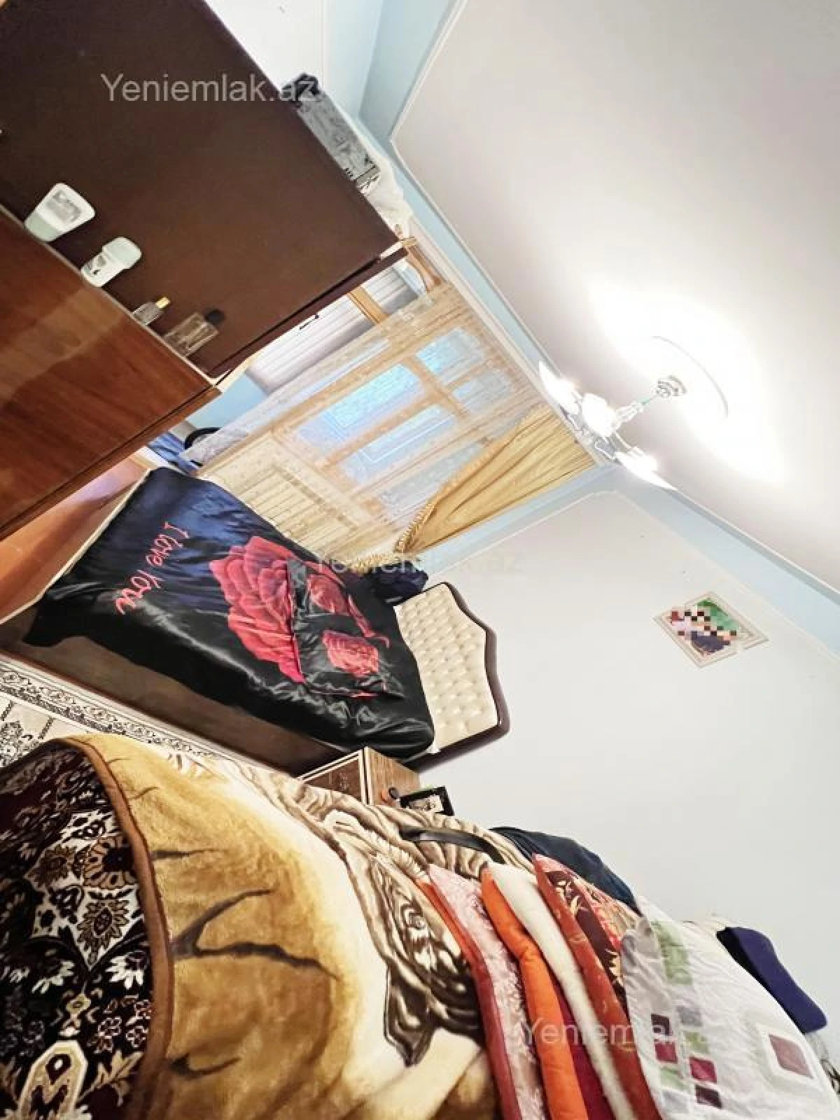 Satılır 4 otaqlı köhnə tikili 100 m²