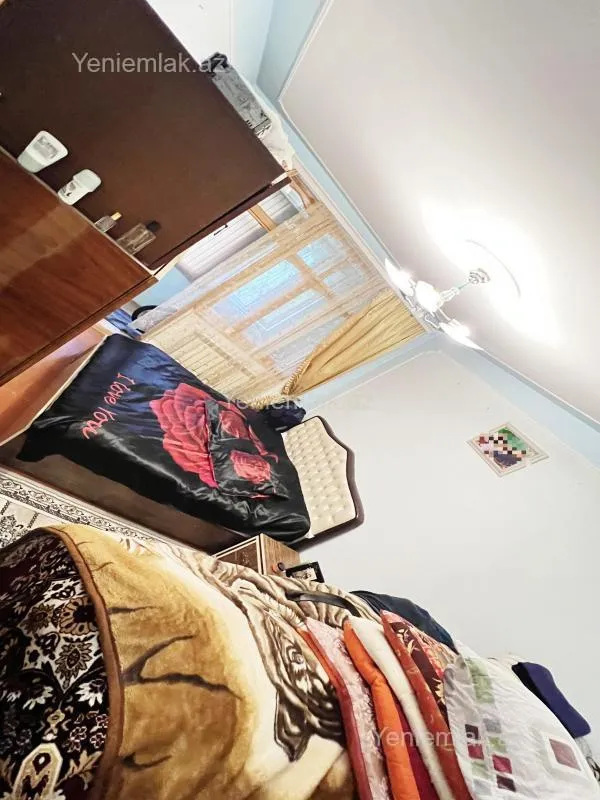 Satılır 4 otaqlı köhnə tikili 100 m²