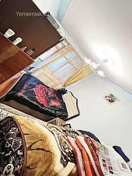 Satılır 4 otaqlı köhnə tikili 100 m²